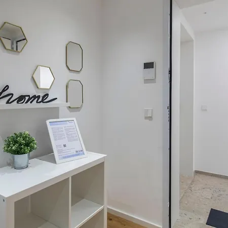 Fabulous 2 Bedroom By Innkeeper Apartment Lisbon