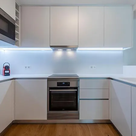 Fabulous 2 Bedroom By Innkeeper * Lisbon
